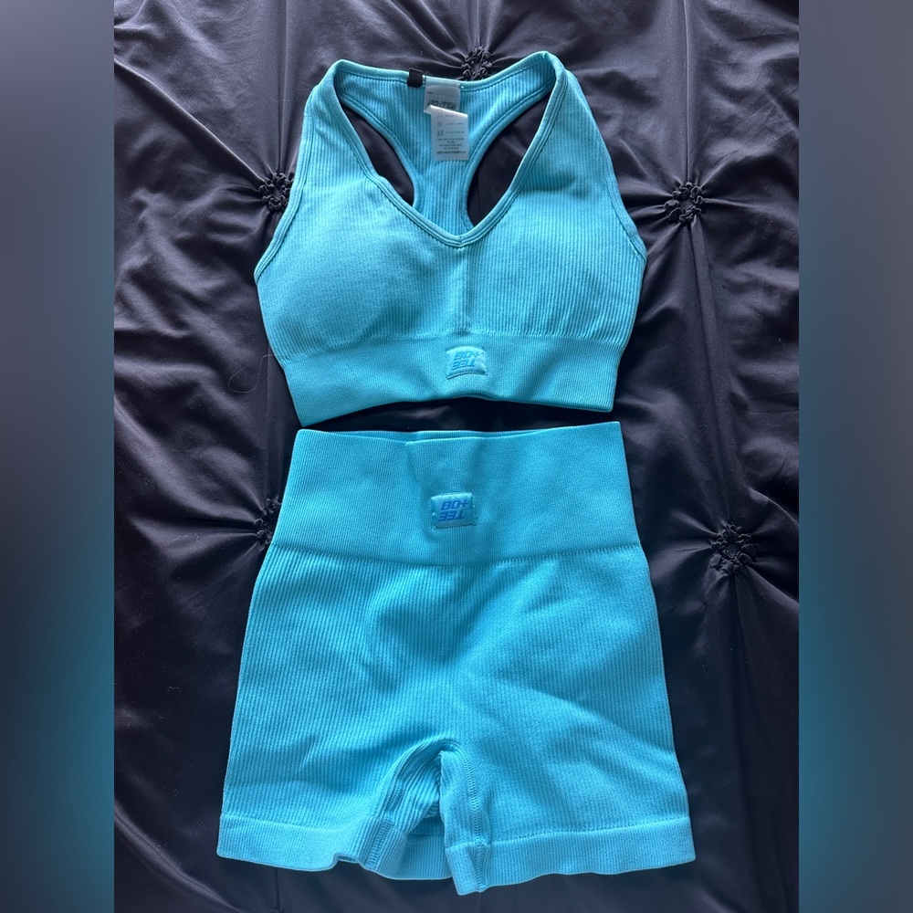 🖤Bo + Tee Blue Top & Shorts Set!